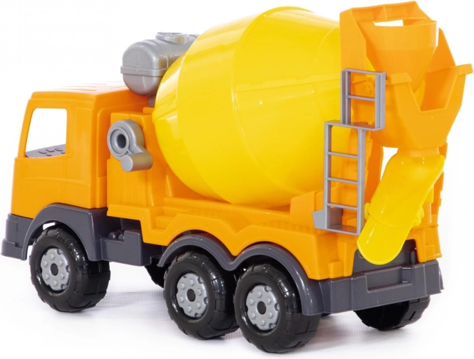 Suurus 43 cm ja stabiilne sõit