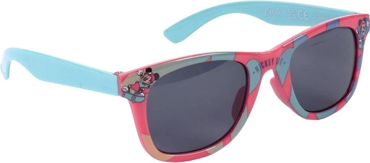 Sunglasses with 100% UV protection