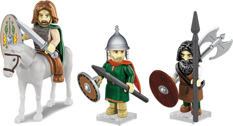 Kolm detailset figuuri ja ratsanik hobusel