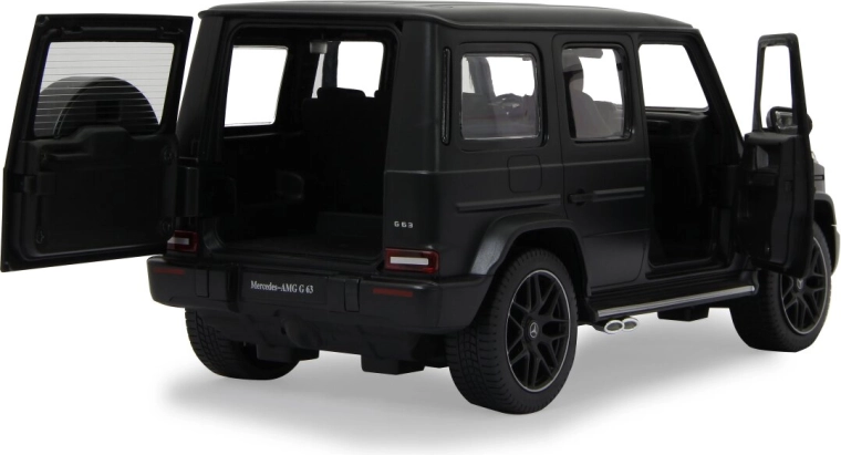 Manually opening doors and detailed interior