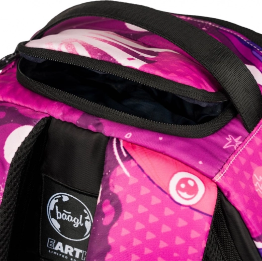 15" laptop pocket and smart organization
