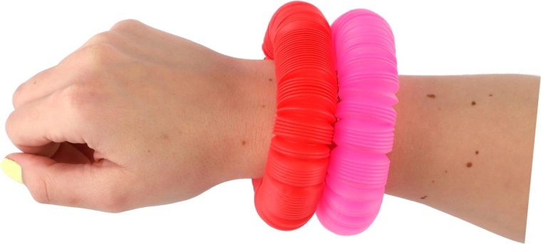 Easy to connect into shapes and bracelets