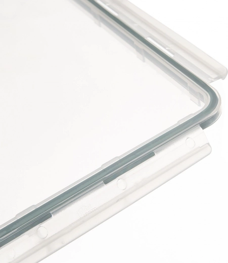 Hermetic closure with silicone gasket