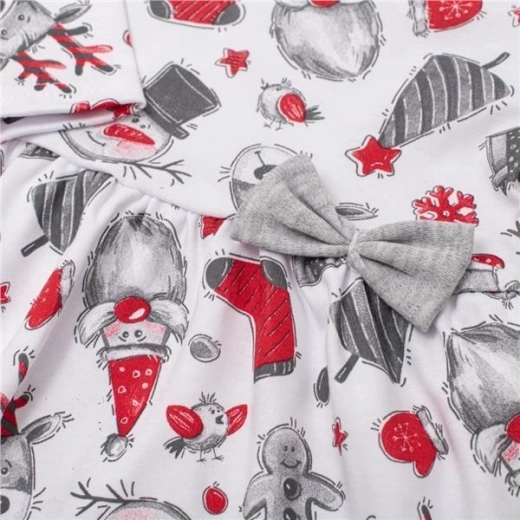 Festive look with a cute bow