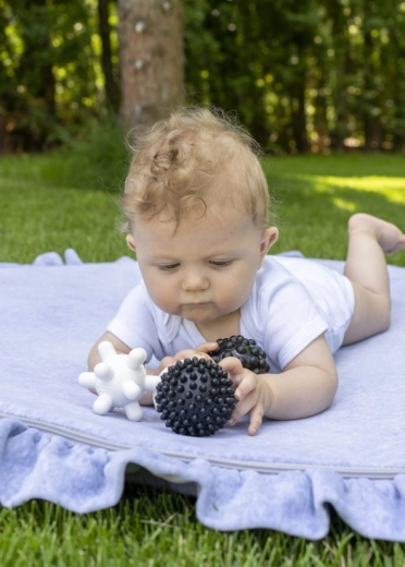 Kontrastne mustvalge disain nägemise arenguks