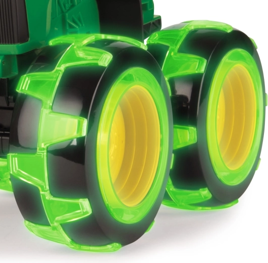 JOHN DEERE’ist inspireeritud vastupidav disain