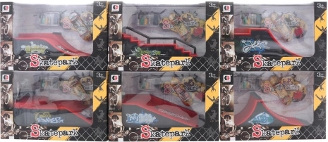 Ramp with screw-together skateboard – plastic jump ramp