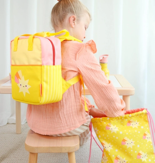 Practical handle and an everyday preschool buddy