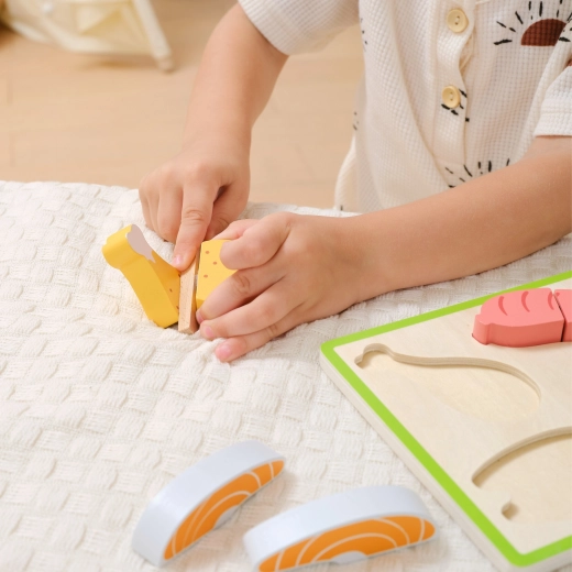 Ohutu puidust teostus väikestele kokkadele