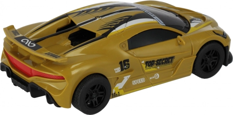 Sportlik driftivälimus spoileriga ja kleebistega