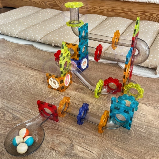 Läbipaistvad torud ja lehtrid tempokaks sõiduks