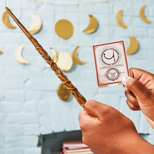Õpi võluma Wingardium Leviosa kaardiga