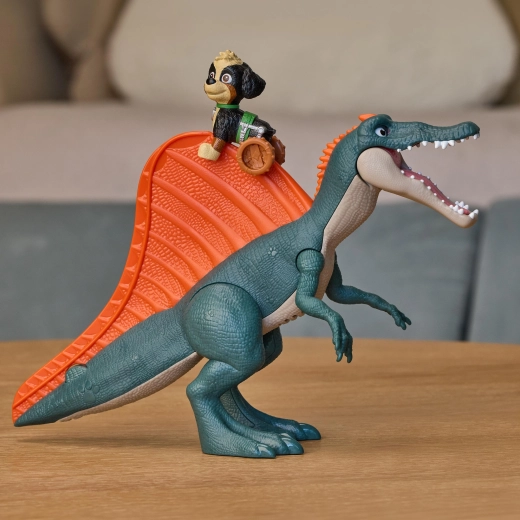 Rex sõidab mööda selga