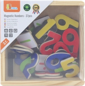 Puidust magnetilised numbrid karbis
