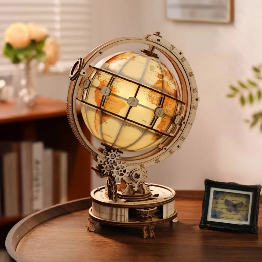 A stylish model for your interior and a great gift