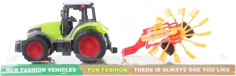 Plastist traktor heina pöörutajaga lastele