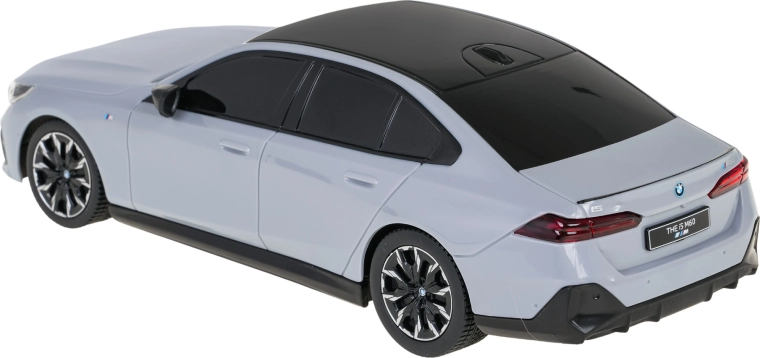 BMW i5 realistlik teostus