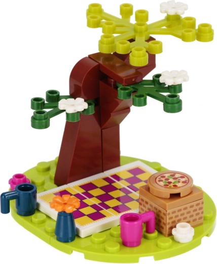 A picnic scene full of details