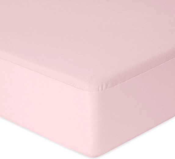 Elastic around the entire edge for a secure fit