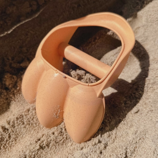 Eco material: biodegradable and compostable