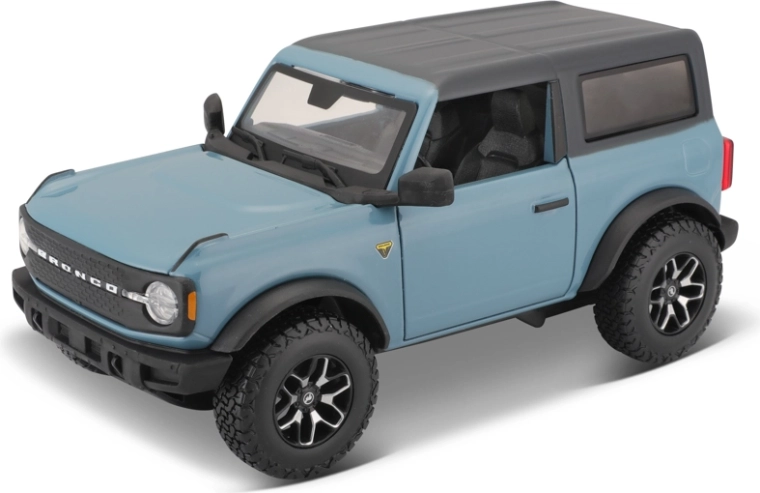 Metal model with faithful details