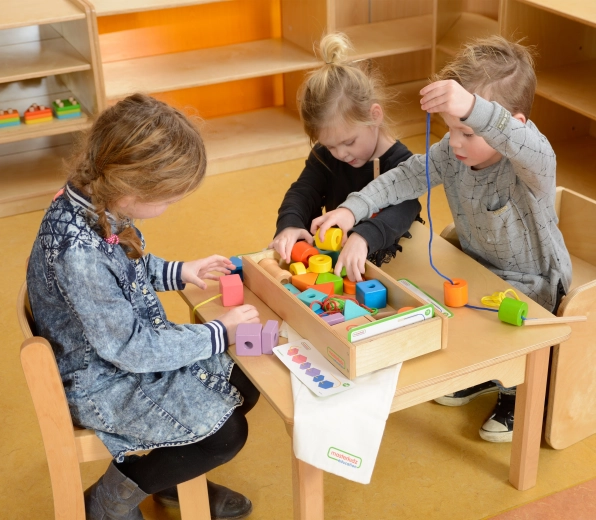 Rikkalik komplekt puidust karbis