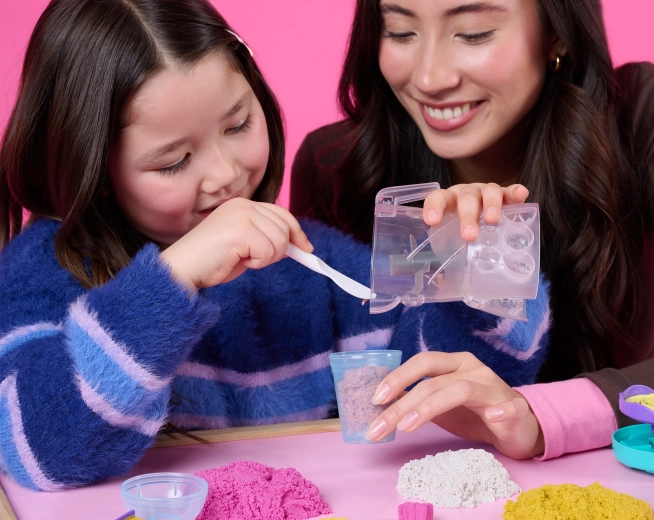 Käsimikser värvide segamiseks