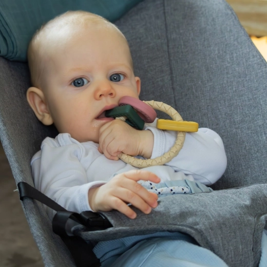 Lihtne haarata väikeste kätega