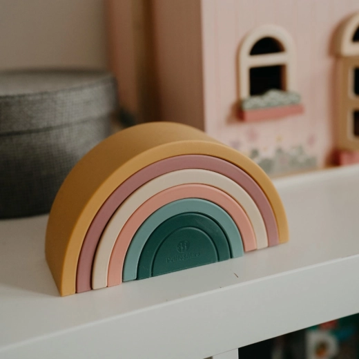 Creative stacking without rules