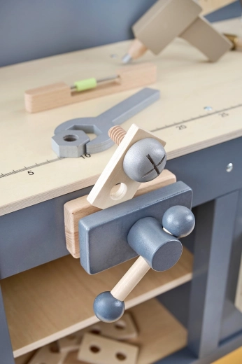Vise/clamp for even more realistic work