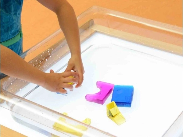 Vivid colors and light effects on a light table