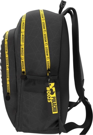 Practical pockets and easy zippers