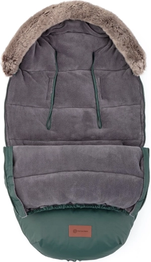 Universal attachment and stable fit in the stroller
