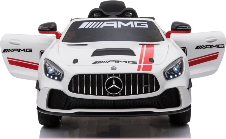 MERCEDES‑BENZ GT4 realistlik sportlik välimus