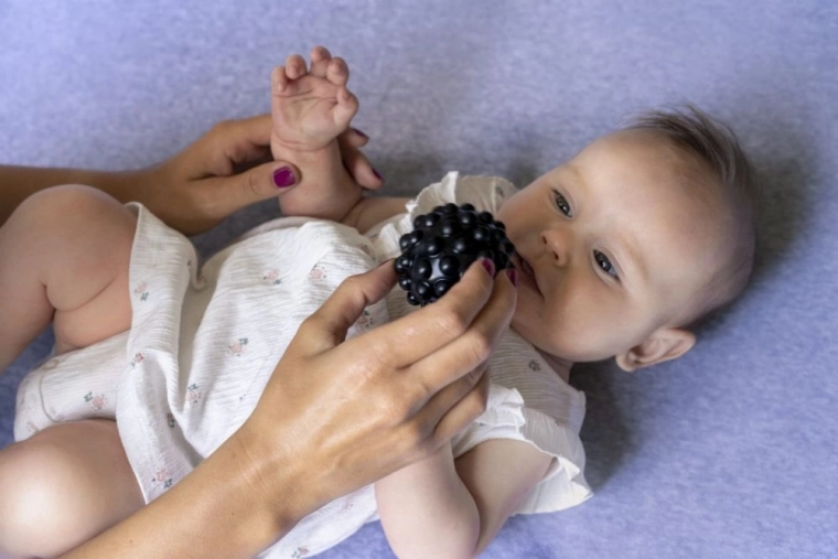 Erinevad tekstuurid väikestele uurivatele sõrmedele