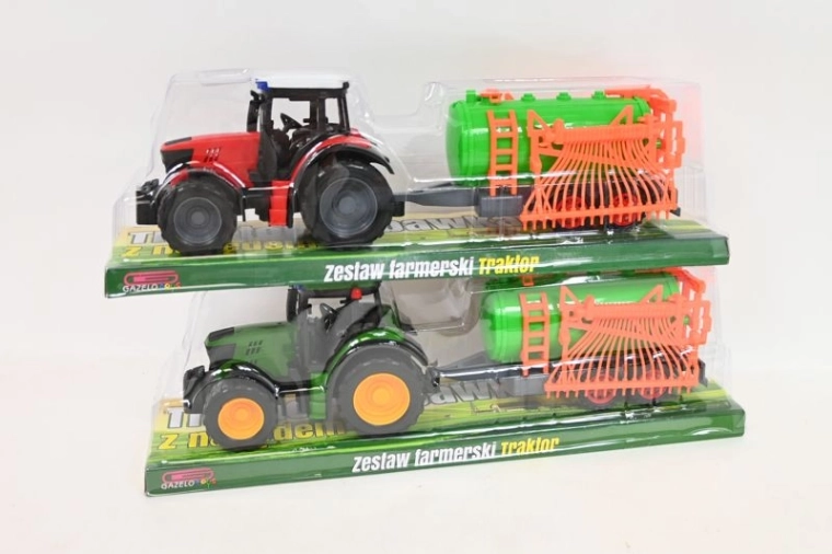 Traktor põllumajandusmasinaga