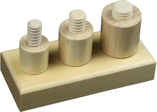 Puidust kruvid ja mutrid Montessori