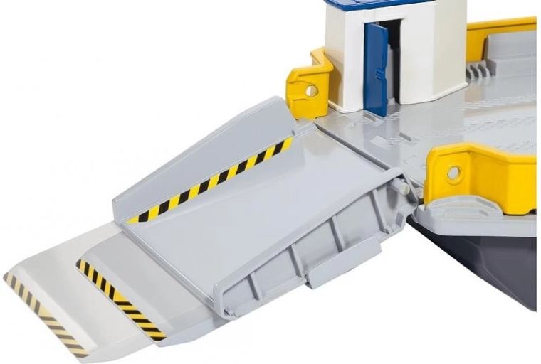 Movable and extendable loading ramps
