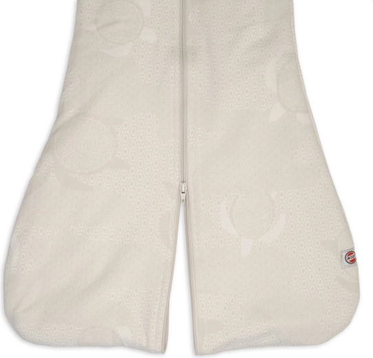 3-way zipper for quick diaper changes
