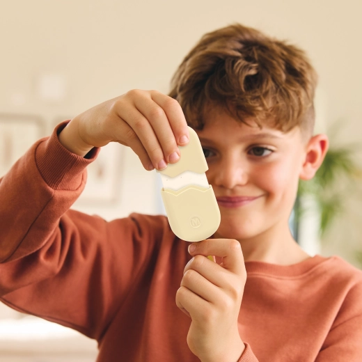 Vastupidav plast ja suurus laste käe jaoks