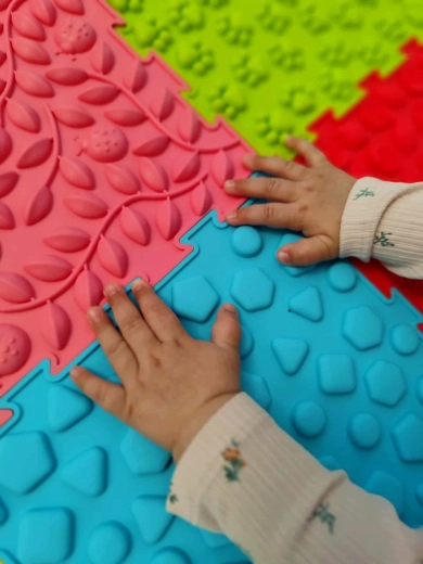 Safe and durable silicone, easy cleaning