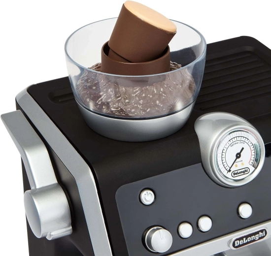 Realistlik jahvatamine ja espresso valmistamine