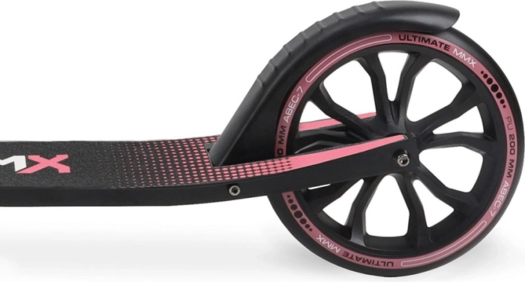 Large 205 mm wheels and ABEC-7 bearings for a smooth ride