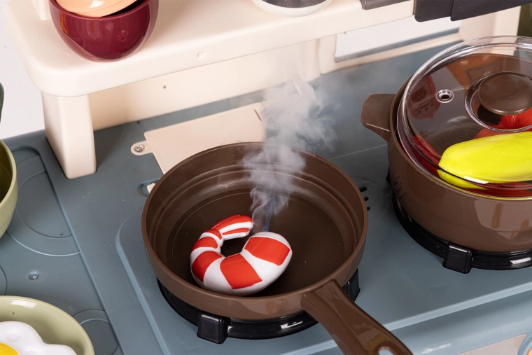 Realistic effects: sounds, LED and steam