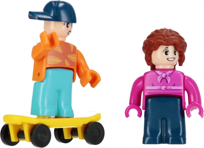 Two figurines for shared stories