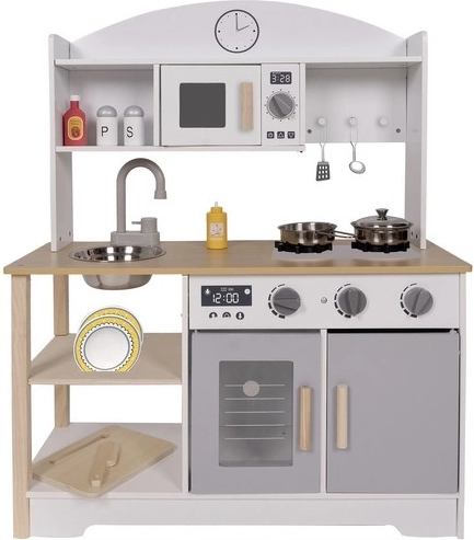 Kvaliteetne puidust teostus ja modernne disain