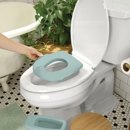 Practical 2-in-1: potty and toilet seat reducer