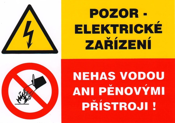 Isekleepuv ohutussilt – Ettevaatust elektriseade, ära kustuta vee ega vahtkustutitega (105 × 74 mm)