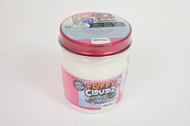 Wecool Fluffy Cloudz modeling compound with coconut scent