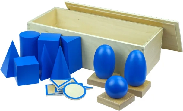 Moyo Montessori geomeetrilised kehad aluste ja karbiga